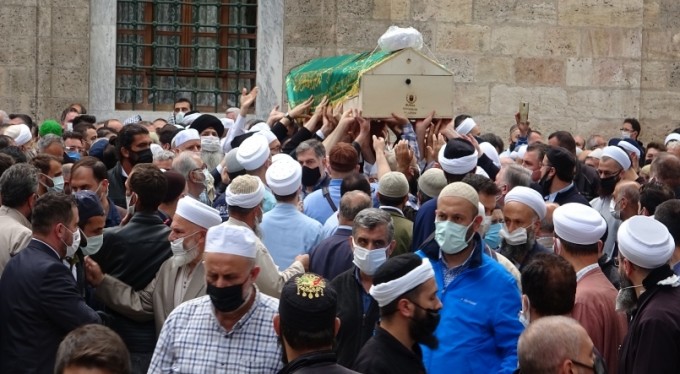 Korona'dan ölen Bursa'lı imam son yolculuğuna uğurlandı