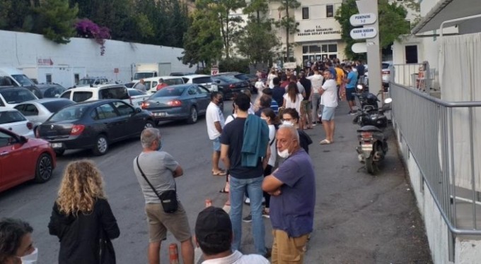 Hastanelerde aşı kuyruğu!