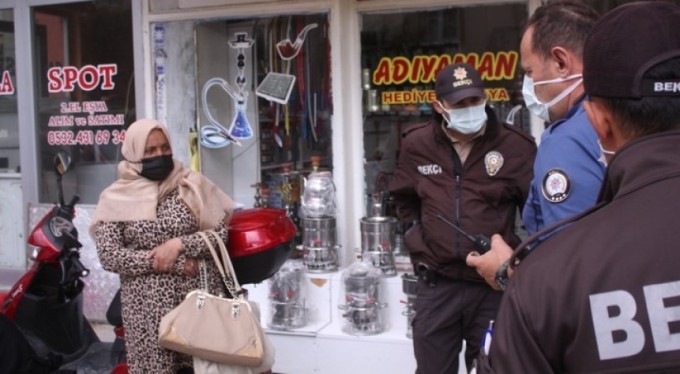 5 saatte 4 marketten hırsızlık yaptı: Bakın çantadan neler çıktı!