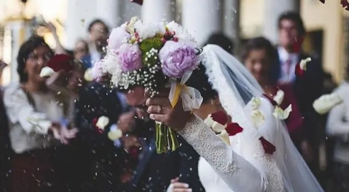 Düğünlerde yeni dönem: Kısıtlamalar esnetildi!