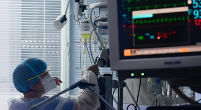 Fransa'da son 24 saatte 3 bin 235 yeni vaka