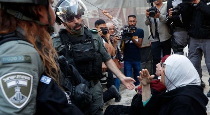 İsrail'de fanatik Yahudilerden bayrak yürüyüşü