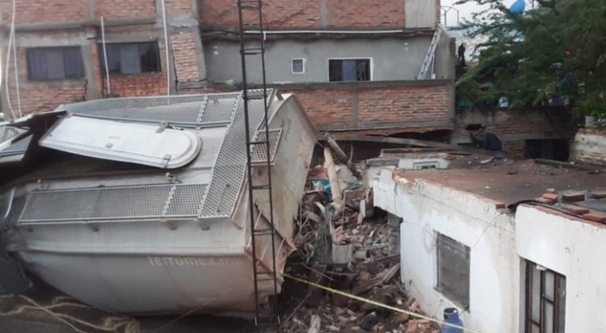 Meksika'da raydan çıkan tren 4 eve zarar verdi: 1 ölü, 3 yaralı