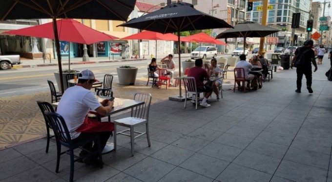 California'da tam açılma süreci başladı!