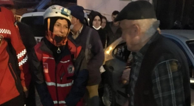 2 saat sonra ormanda bulunan yaşlı adam sevinçle karşılandı