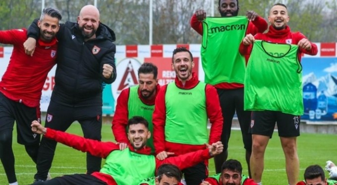 Samsunspor'da sözleşmesi biten 15 oyuncudan 9'uyla yollar ayrıldı