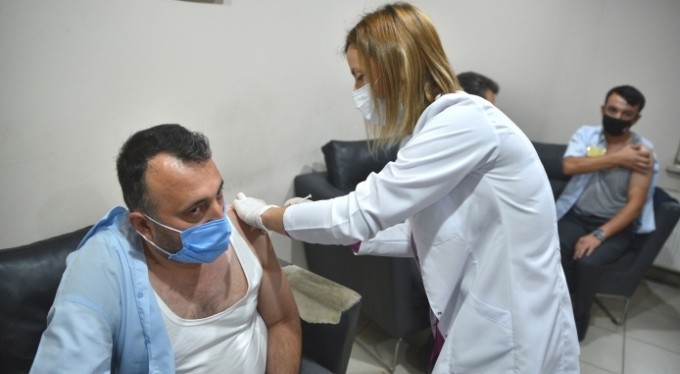 Burulaş çalışanları'da aşılandı