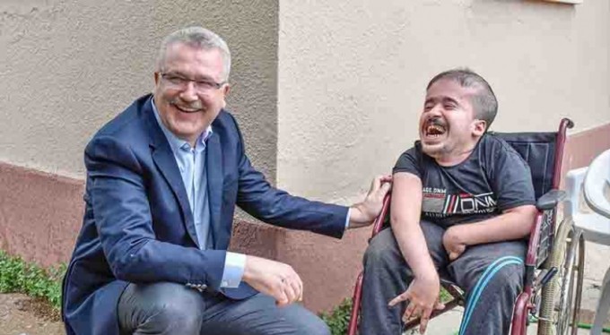 Başkan Özkan'dan Babalar Günü için en özel kutlama