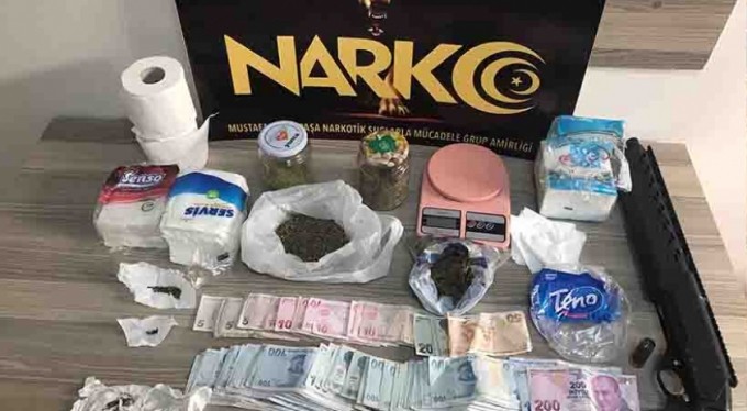 Bursa'da uyuşturucu tacirleri polisten kaçamadı!