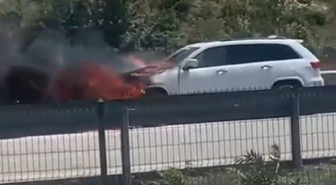 Bursa'da otomobil alev alev yandı!