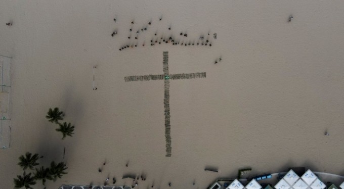 &nbsp;Covid-19'dan ölenler anısına 500 gül dikildi