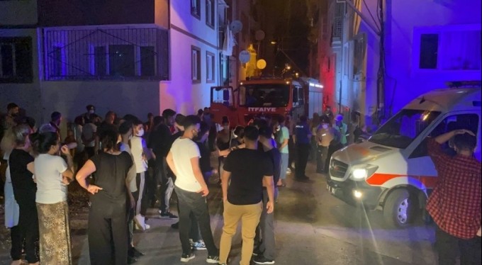 Bursa'da korkutan yangın: 3 kişi dumandan etkilendi!