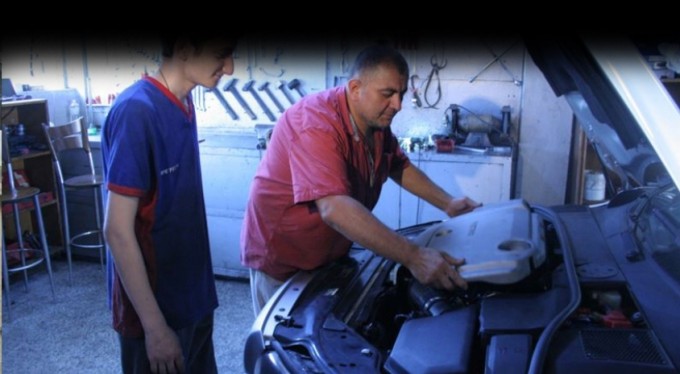 Yargıtaydan karar: Bursa'da çırağa 'Şerefsiz' diyen kaporta ustası tazminatsız kovuldu!