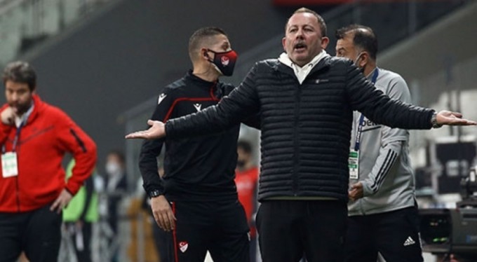 Sergen Yalçın gemileri yaktı, yönetim arayışa başladı