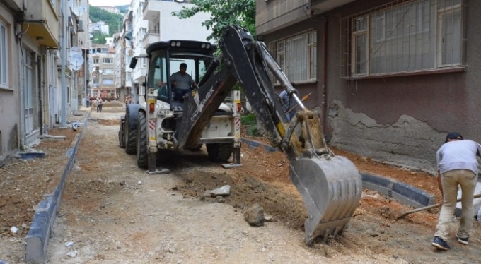 Balıkpazarı yolları yenileniyor