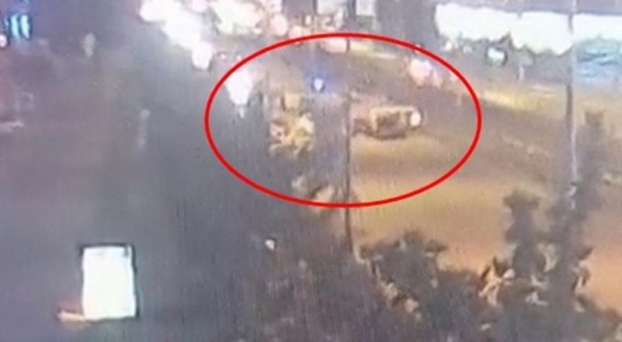 Bursa'da alkollü sürücü polis noktasına daldı: 2 si polis 4 kişi yaralandı!