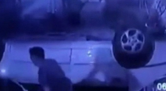 Mısır'da otomobil köprüden düştü: 1 ölü, 2 yaralı