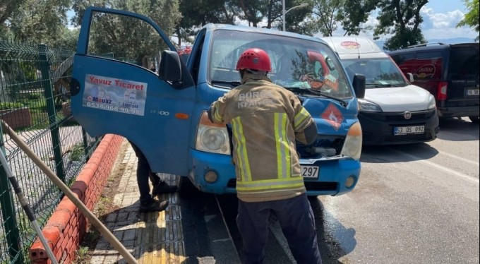 Bursa'da aracın motorundan yılan çıktı!