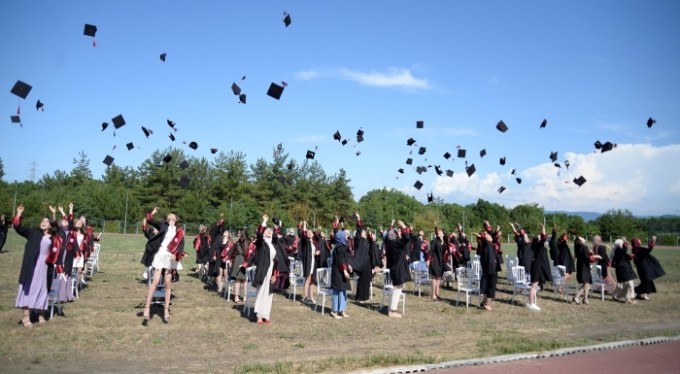 Hemşirelerin mezuniyet heyecanı