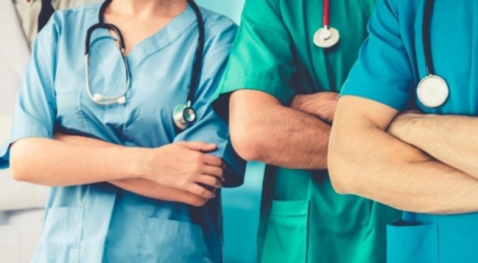 Sağlık çalışanlarının istifa yasağı kalkıyor