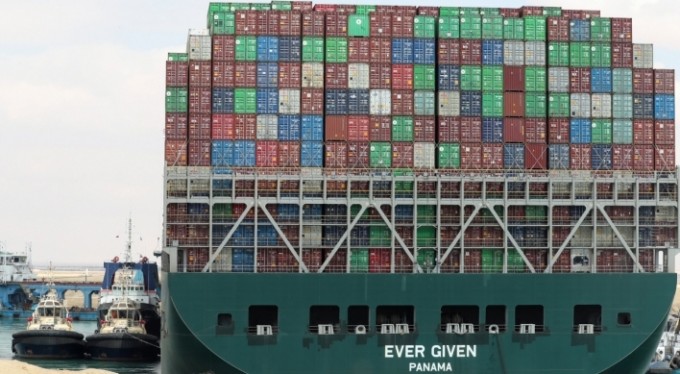 Mısır Süveyş Kanalı'nı kapatan geminin sahibi olan firma ile tazminat konusunda anlaştı