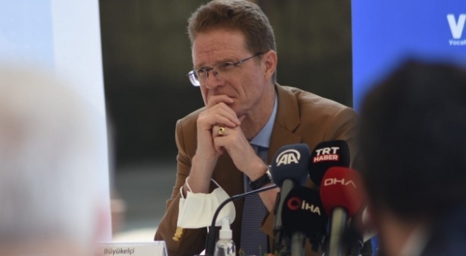 AB Büyükelçisi Nikolaus: "Türk ve Suriyeli gençlerin eğitimi önemli"