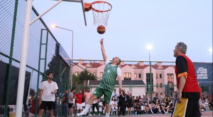 Başkan Aktaş, 'İhtiyar Delikanlılar' ile kapıştı