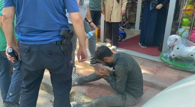 Bursa'da karton toplayıcılarının biber gazlı kavgası hastanelik etti