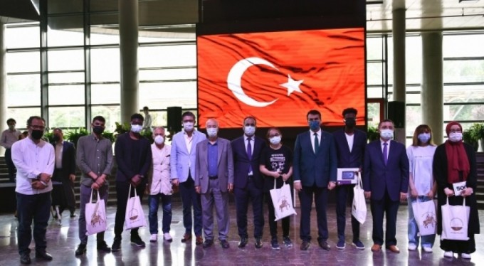 Akif sevgisi sınırları aştı! Dündar: "Gençlerimize İstiklal Marşı bilincini kazandırıyoruz"