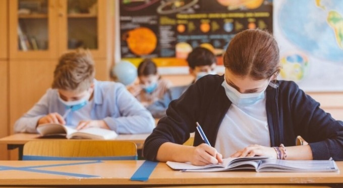 Delta varyantı endişesi: Okullar eylül başında açılır mı?