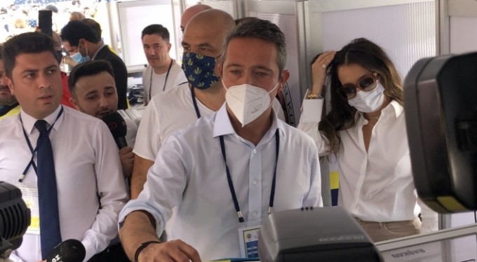 Fenerbahçe Başkanı Ali Koç oyunu kullandı
