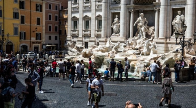 İtalya'da son 24 saatte 838 yeni vaka