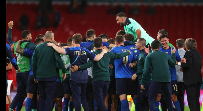 İtalya uzatmalarda çeyrek finale yükseldi
