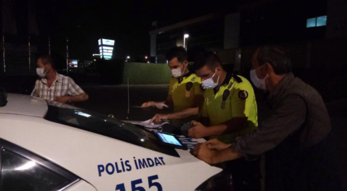 Alkollü sürücüden güldüren tehdit: "Ben sizin komiseri arayayım"