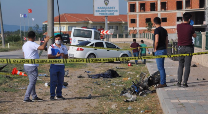 Otomobille motosiklet kafa kafaya çarpıştı: 1 ölü