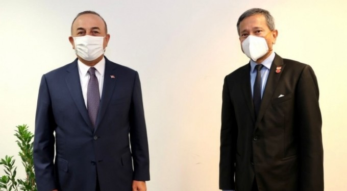 Bakan Çavuşoğlu, Singapurlu mevkidaşı Balakrishnan ile görüştü
