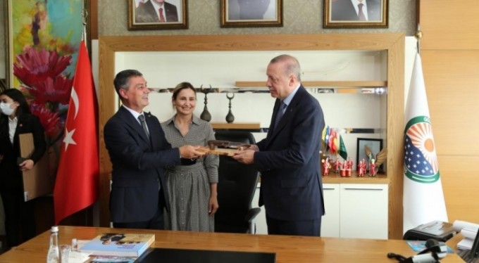 Cumhurbaşkanı Erdoğan Gölbaşı Belediye başkanı Şimşek'i ziyaret etti