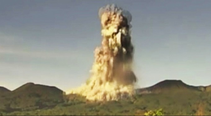 Kosta Rika'da yanardağ patladı