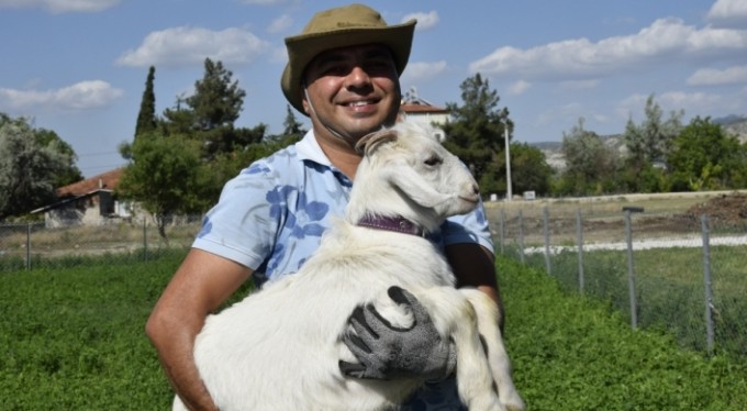 Lüks hayatını bıraktı, huzuru bağ evinde buldu