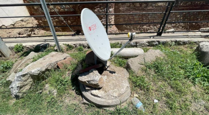 Bursa'da 2 bin yıllık tarihe çanak monte ettiler!