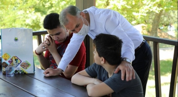 Görme engelli öğrenciler Dostum'a misafir oldu