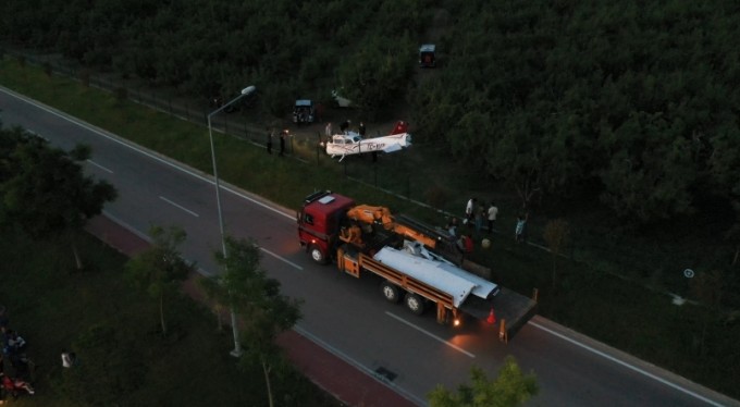 Bursa'da meyve bahçesine mecburi iniş yapan uçağın enkazı kaldırıldı