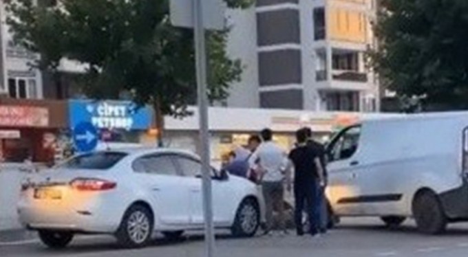 Bursa'da trafikte makas atan sürücüye meydan dayağı