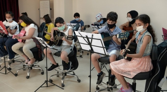 Bilgi Evleri'nde sertifika coşkusu