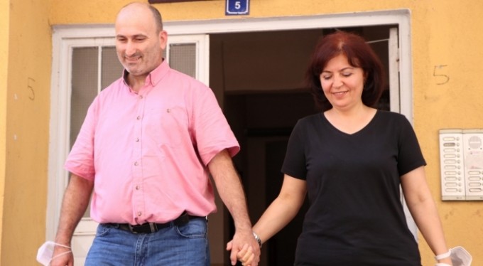 Parkinson hastası, eşinin sevgisiyle yeniden hayata tutundu