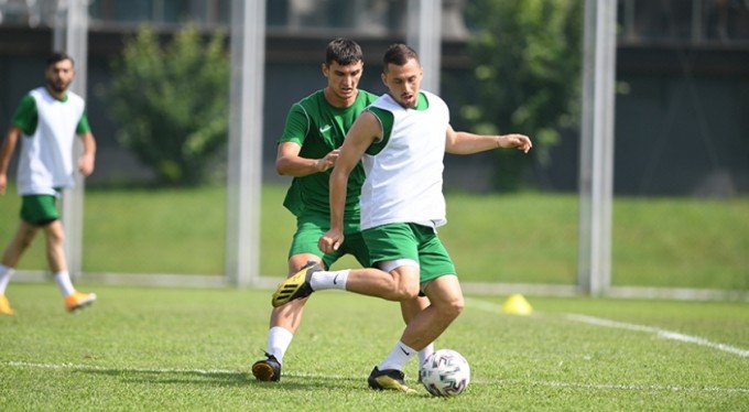 Bursaspor çalışmalarını sıcak havada sürdürdü