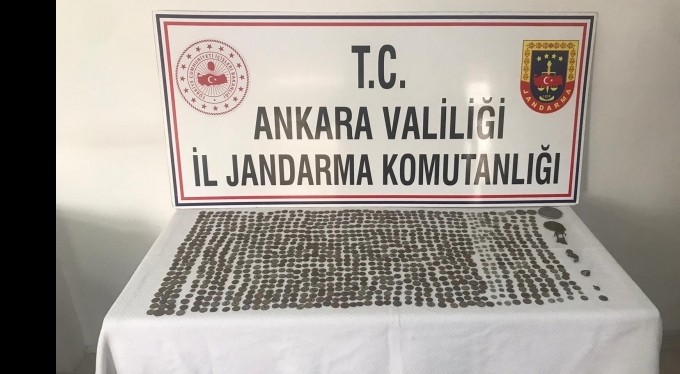Tarihi eser kaçakçılarına düzenlenen operasyonda 1016 sikke, at heykeli ve yüzük yakalandı