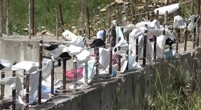 Pandemi hatıra duvarı görenleri şaşırtıyor