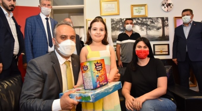 Ödül avcısı Beren, Bursa'nın gururu oldu