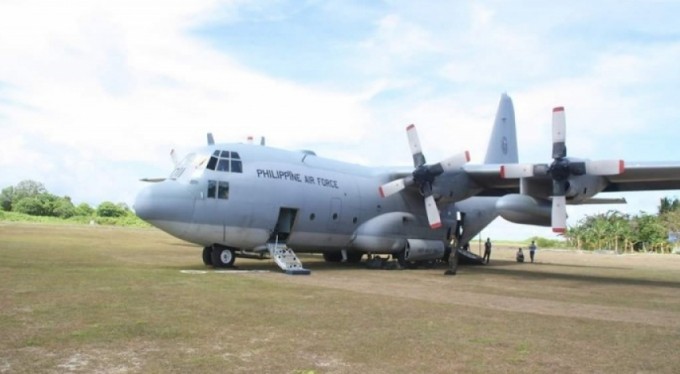 Filipinler'de 85 kişiyi taşıyan askeri uçak düştü!